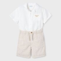 Conjunto de camisa y bermudas coordinadas para niño