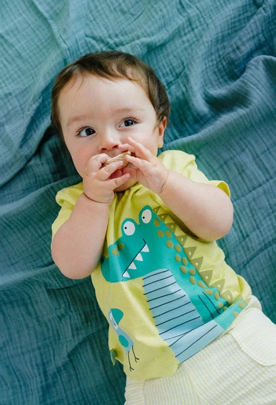Conjunto de punto combinado para bebé niño en color verde
