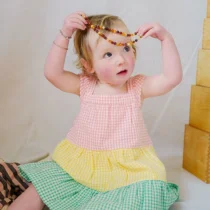 Vestido de popelín de bebé niña con diseño de cuadros en multicolor